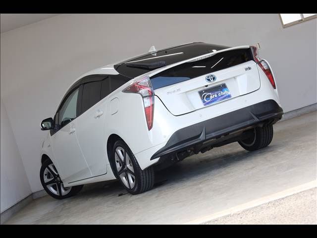 TOYOTA PRIUS 2016