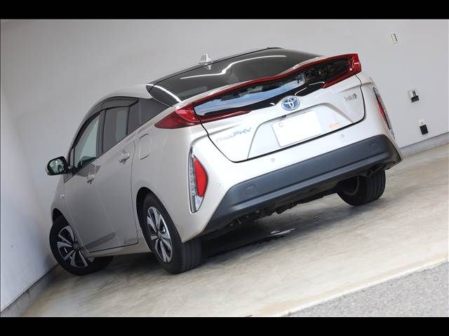 TOYOTA PRIUS PHV 2017