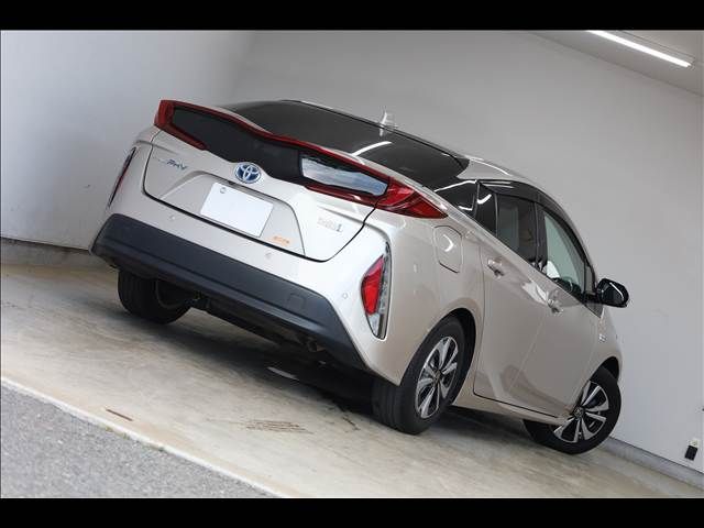 TOYOTA PRIUS PHV 2017