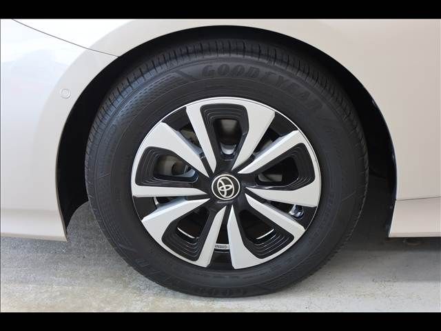 TOYOTA PRIUS PHV 2017