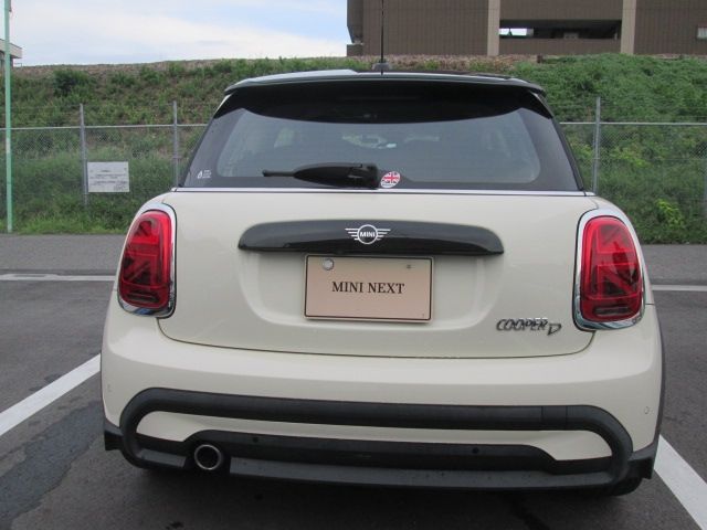 BMW MINI COOPER D 2021