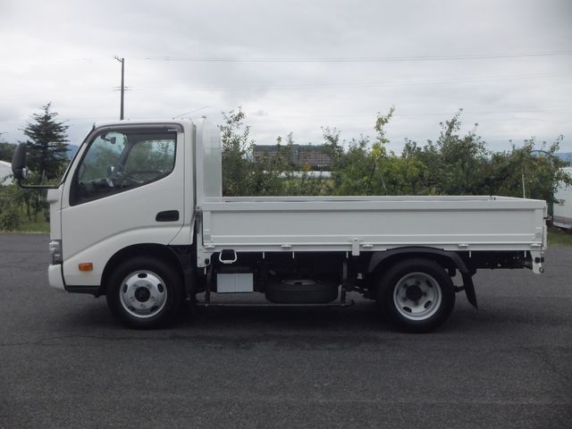 HINO DUTRO 2020