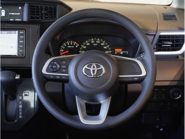 TOYOTA ROOMY 2022
