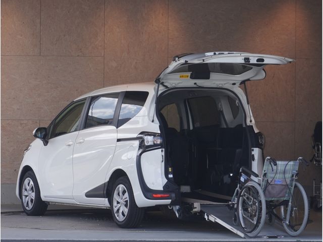 TOYOTA SIENTA 2019