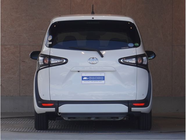 TOYOTA SIENTA 2019
