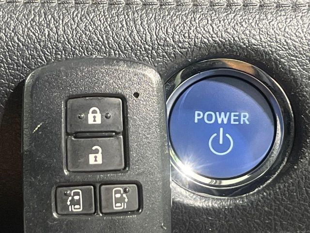 TOYOTA SIENTA HYBRID 2016