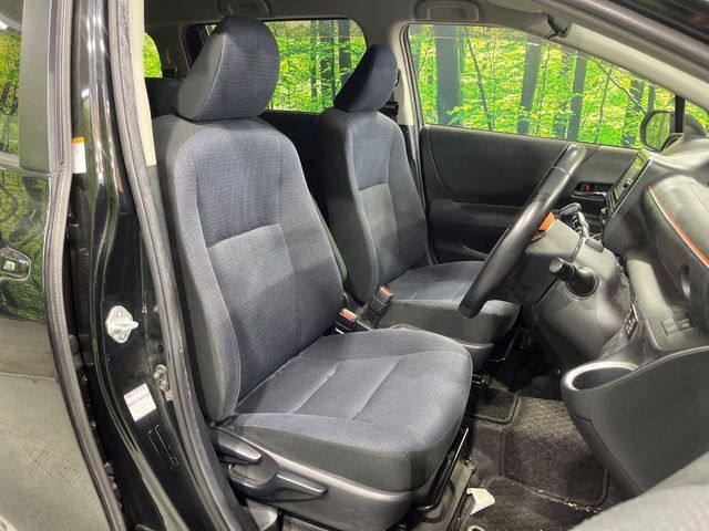 TOYOTA SIENTA HYBRID 2016