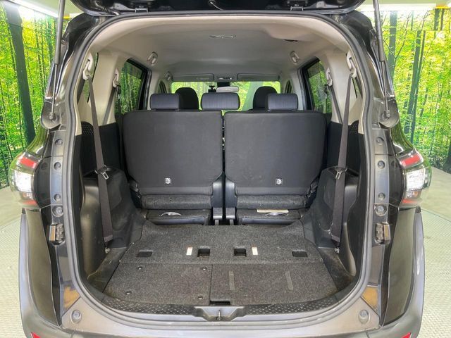 TOYOTA SIENTA HYBRID 2016