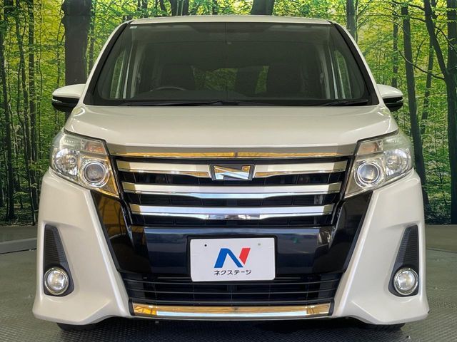 TOYOTA NOAH 2014