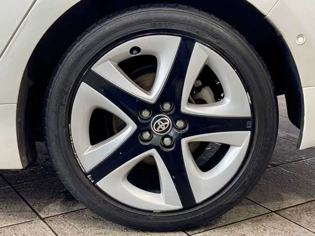 TOYOTA PRIUS 4WD 2018