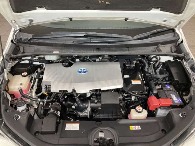 TOYOTA PRIUS 4WD 2018