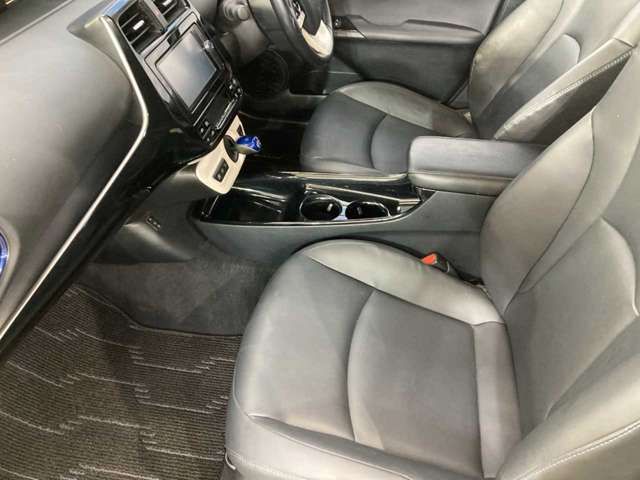 TOYOTA PRIUS 4WD 2018