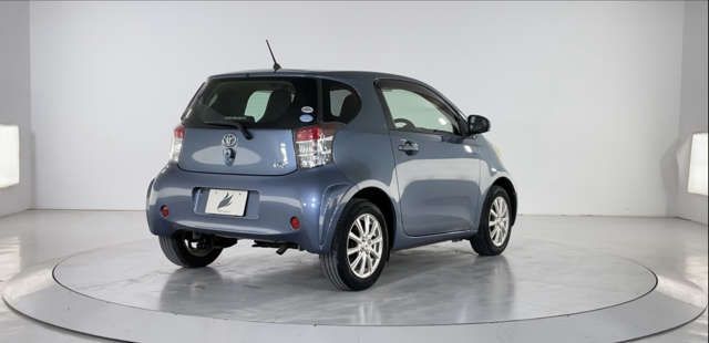 TOYOTA iQ 2010