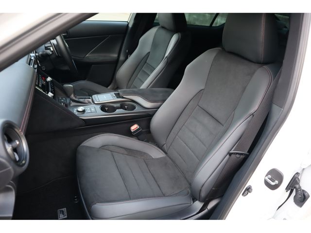 TOYOTA LEXUS IS500 2023