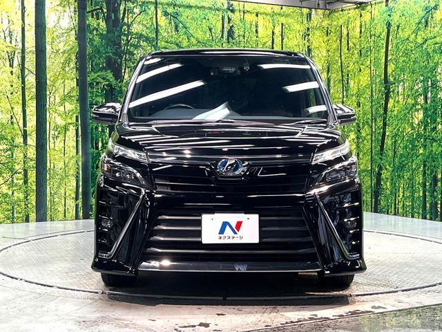 TOYOTA VOXY HYBRID 2018