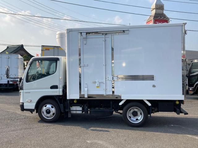 MITSUBISHI CANTER 2023