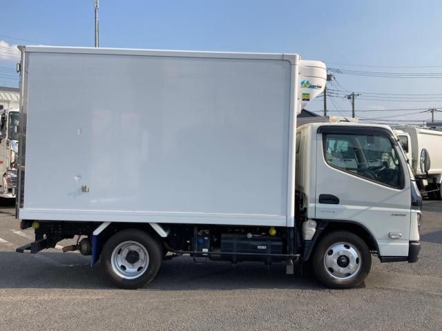 MITSUBISHI CANTER 2023