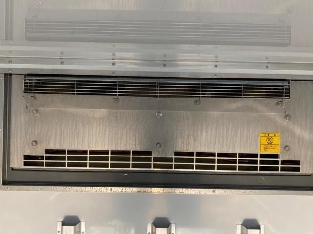 MITSUBISHI CANTER 2023