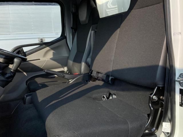 MITSUBISHI CANTER 2023