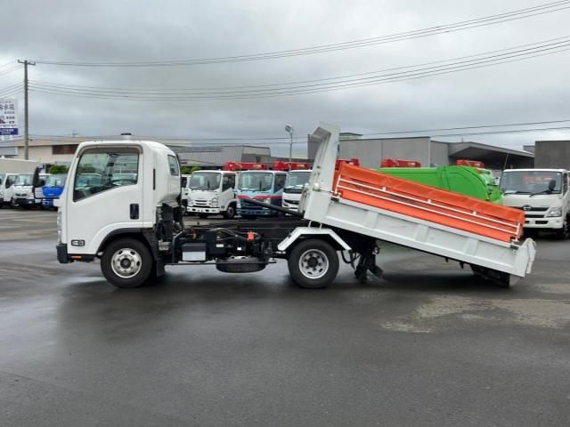 ISUZU ELF 2018