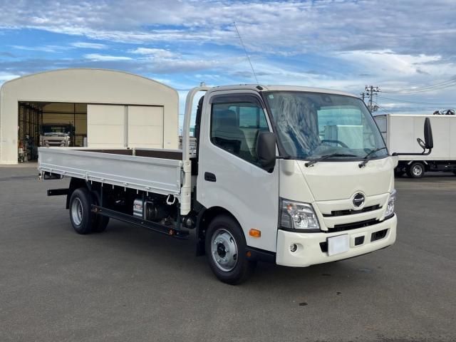 HINO DUTRO 2025