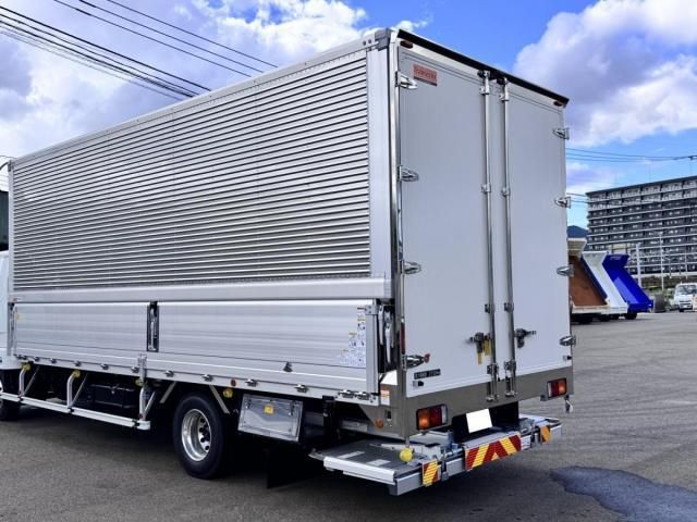 MITSUBISHI FUSOU FIGHTER 2025