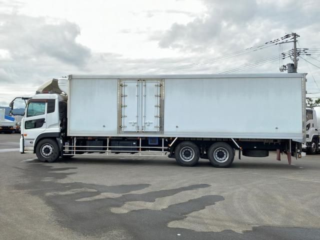 NISSAN DIESEL Quon 2013