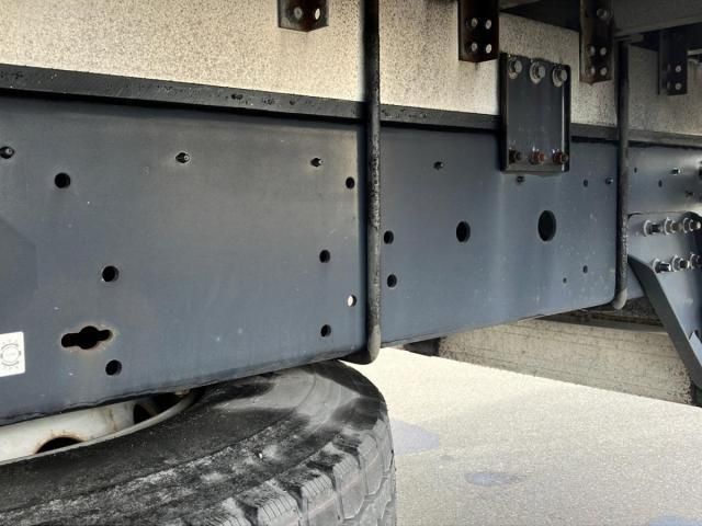 NISSAN DIESEL Quon 2013