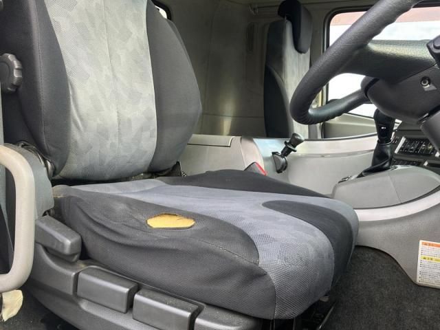 NISSAN DIESEL Quon 2013