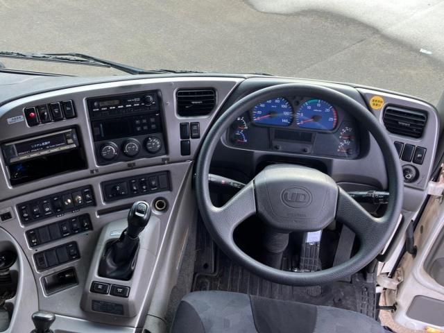 NISSAN DIESEL Quon 2013