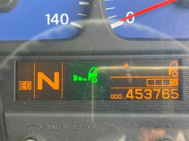 NISSAN DIESEL Quon 2013