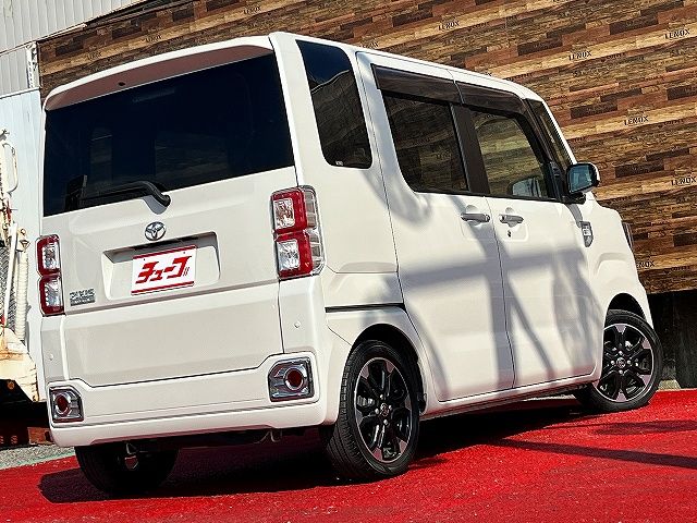 TOYOTA PIXIS MEGA 2020