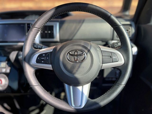 TOYOTA PIXIS MEGA 2020