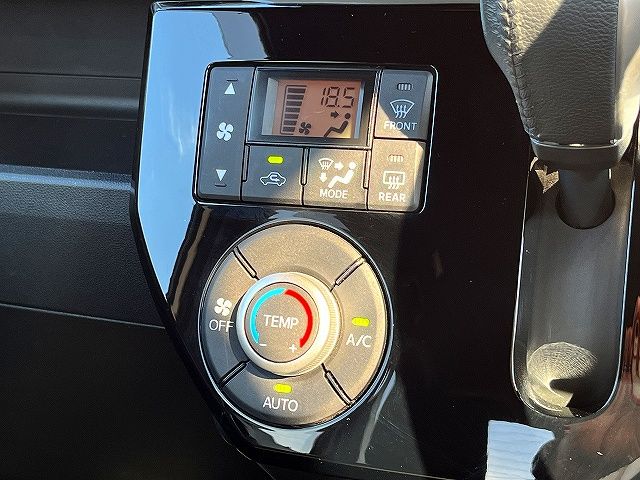 TOYOTA PIXIS MEGA 2020