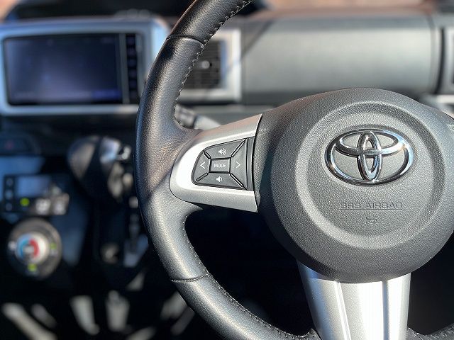 TOYOTA PIXIS MEGA 2020