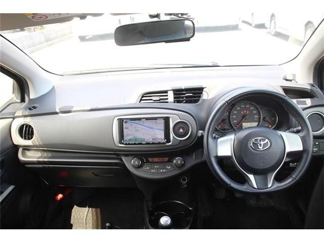 TOYOTA VITZ 2013