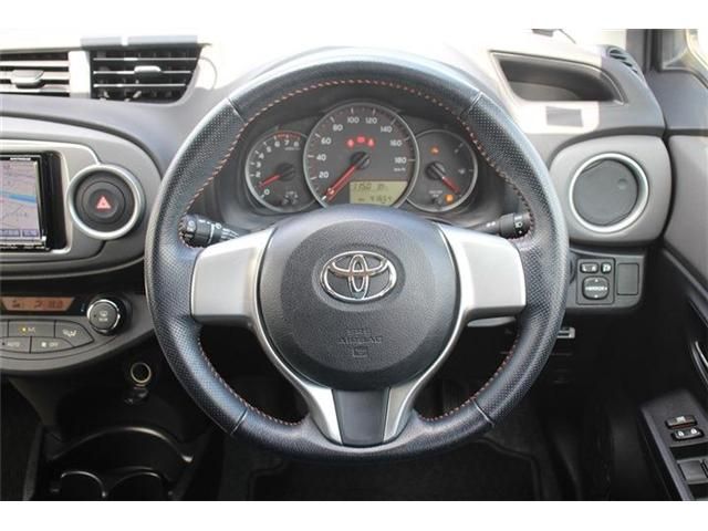 TOYOTA VITZ 2013