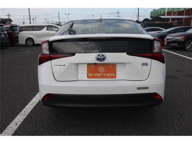 TOYOTA PRIUS 2019