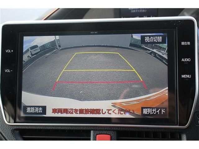 TOYOTA VOXY HYBRID 2017