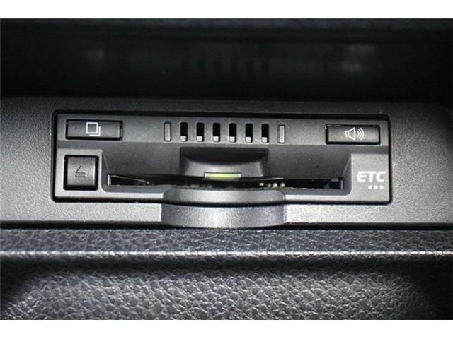 TOYOTA VOXY HYBRID 2017