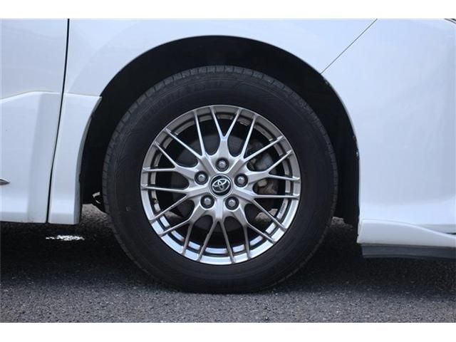 TOYOTA VOXY HYBRID 2017