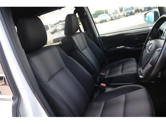 TOYOTA VOXY HYBRID 2017