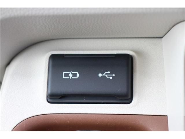 TOYOTA SIENTA HYBRID 2023