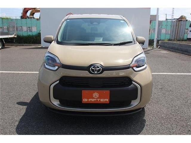 TOYOTA SIENTA HYBRID 2023