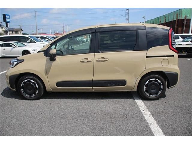TOYOTA SIENTA HYBRID 2023