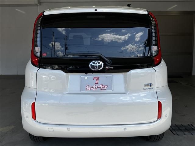 TOYOTA SIENTA HYBRID 2023