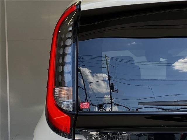 TOYOTA SIENTA HYBRID 2023