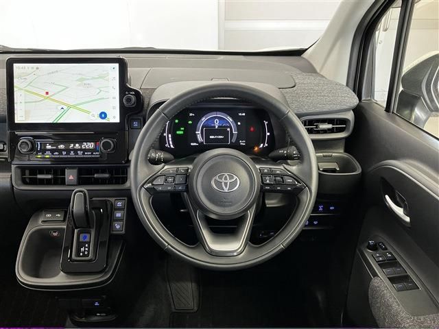 TOYOTA SIENTA HYBRID 2023