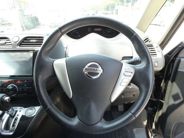 NISSAN SERENA  S-HYBRID 2013