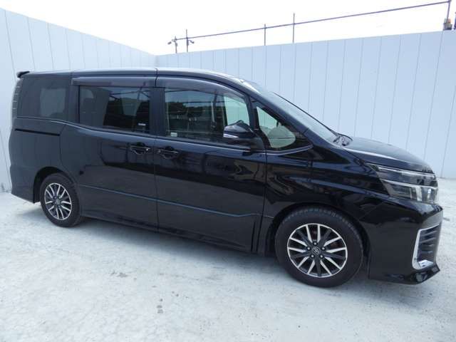 TOYOTA VOXY 2014